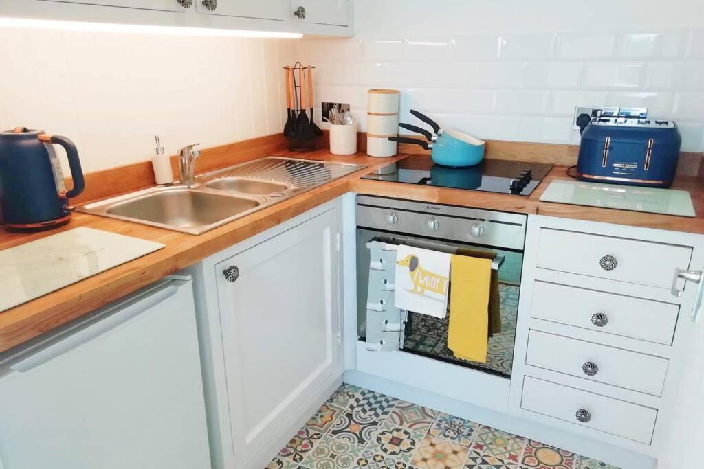 Cosy, Elegant Apartment In Heart Of Ludlow Town المظهر الخارجي الصورة